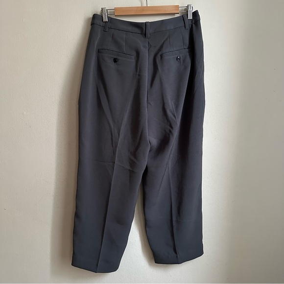012/ madewell nl918 p10 Petite Pleated Tapered-Leg Pants in Easygoing Crepe - Picture 6 of 8